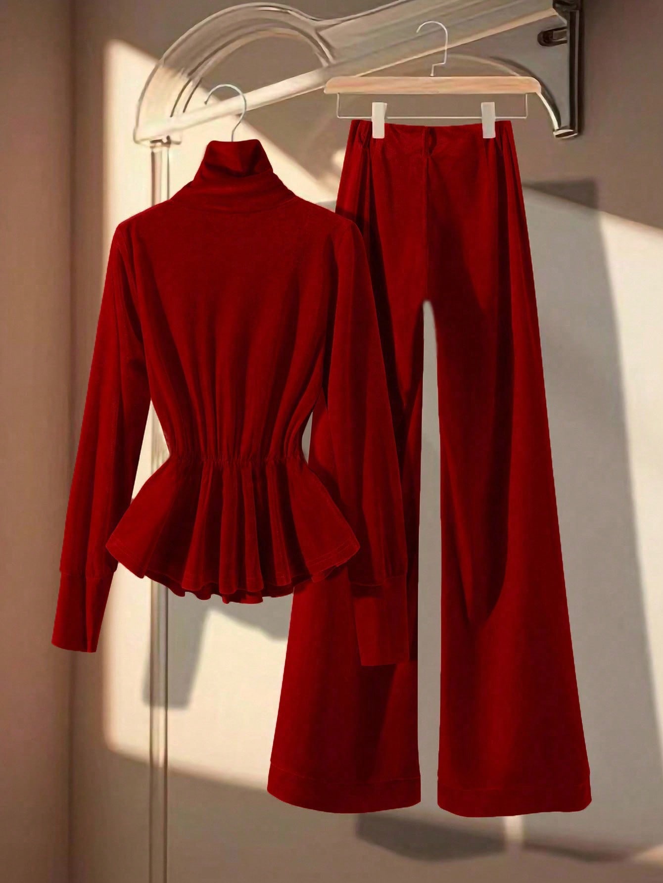 Women's Velvet High Neck Peplu – Wine & Beer Packages recenzja i cena